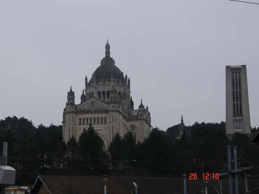 Basilica de Santa Teresinha em Lisieux. 