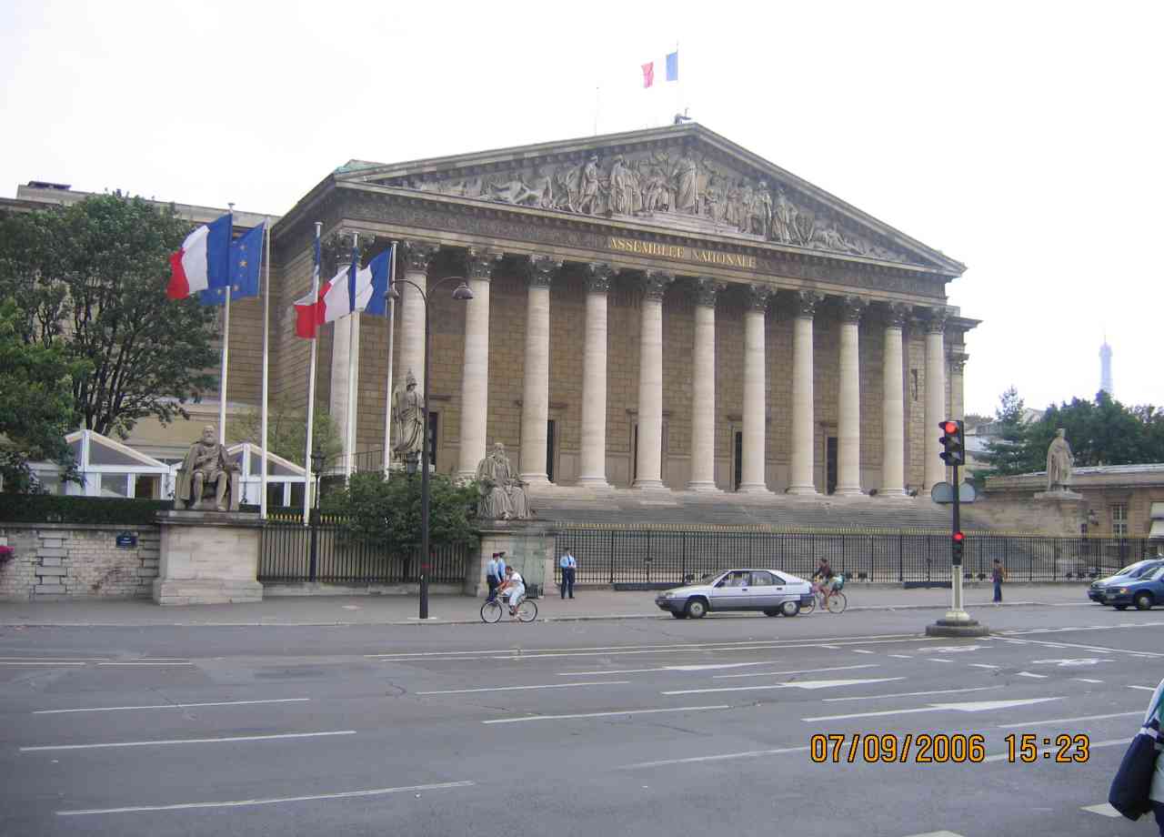 O grande edificio da Assembléia Nacional. 